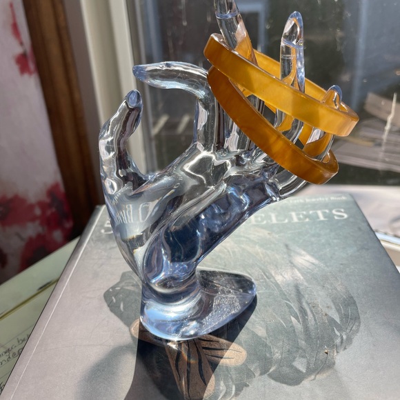 Pair of Yellow/Orange Bakelite Bangles - Picture 10 of 10